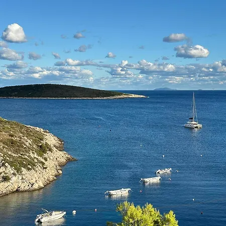 Retro Room-otok Vis Podstrazje