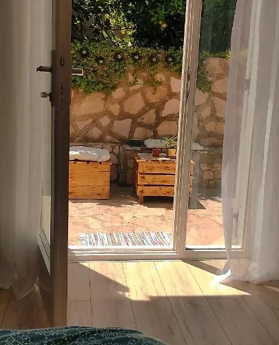 Retro Room-otok Vis شقة Podstrazje