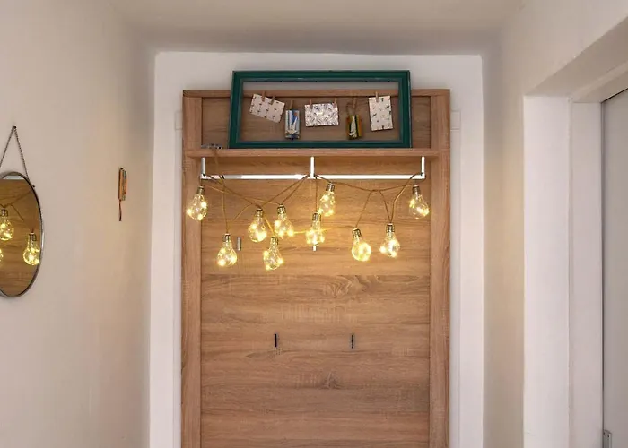 Retro Room-otok Vis * Podstrazje