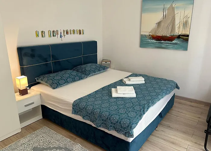 Retro Room-otok Vis شقة *