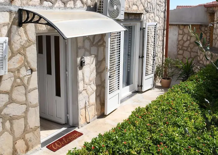 Retro Room-otok Vis Apartament *